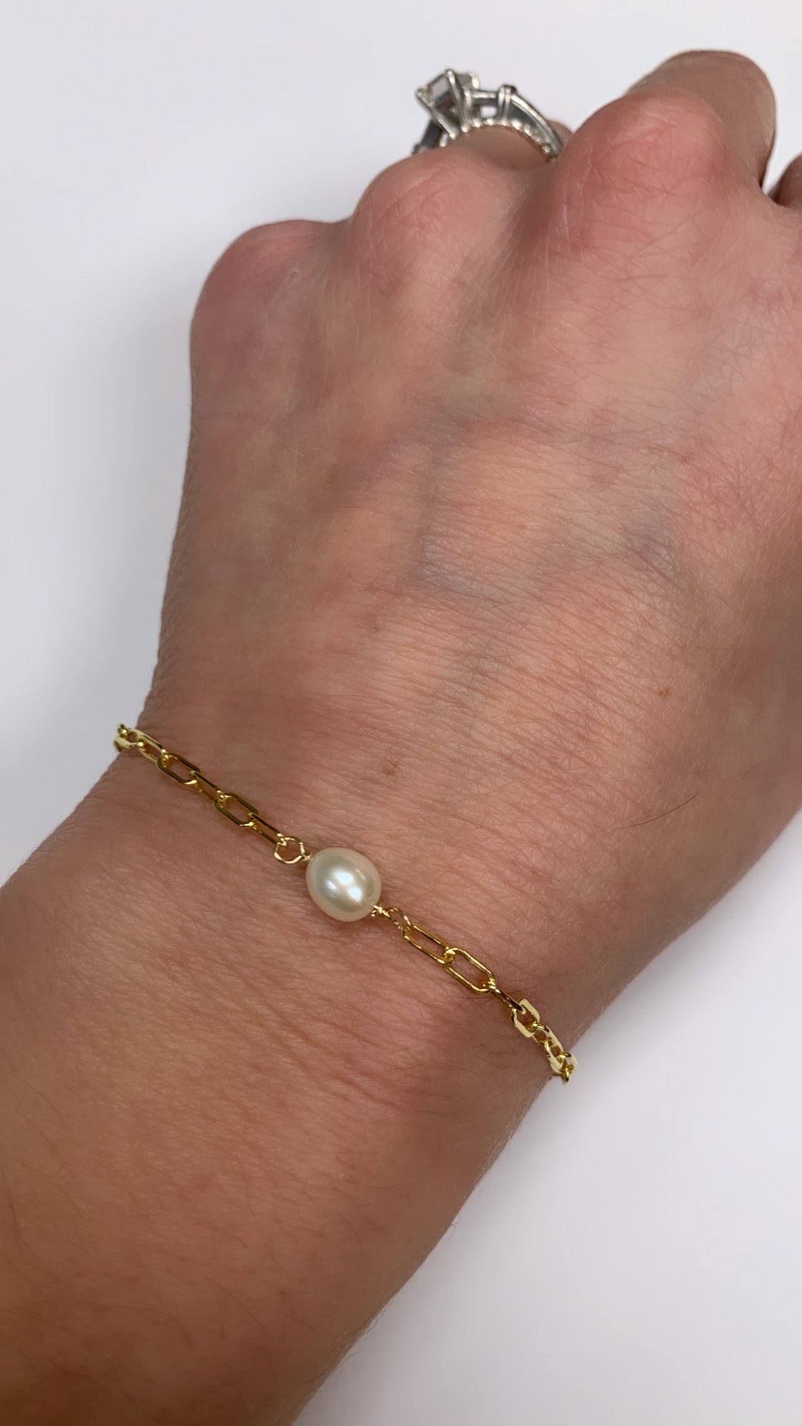 long link pearl bracelet