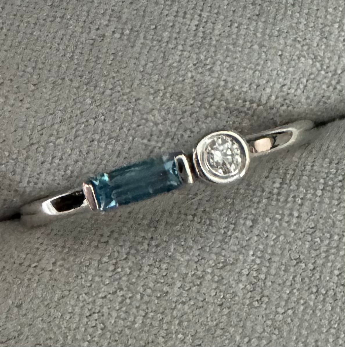 Custom 10k white gold blue topaz & diamond ring - size 7