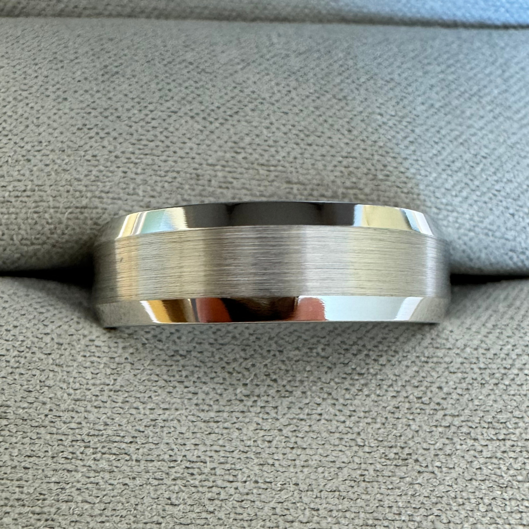 10K White Gold 6 mm Beveled-Edge Comfort-Fit Flat Band Size 7.5 with a satin finish in the center