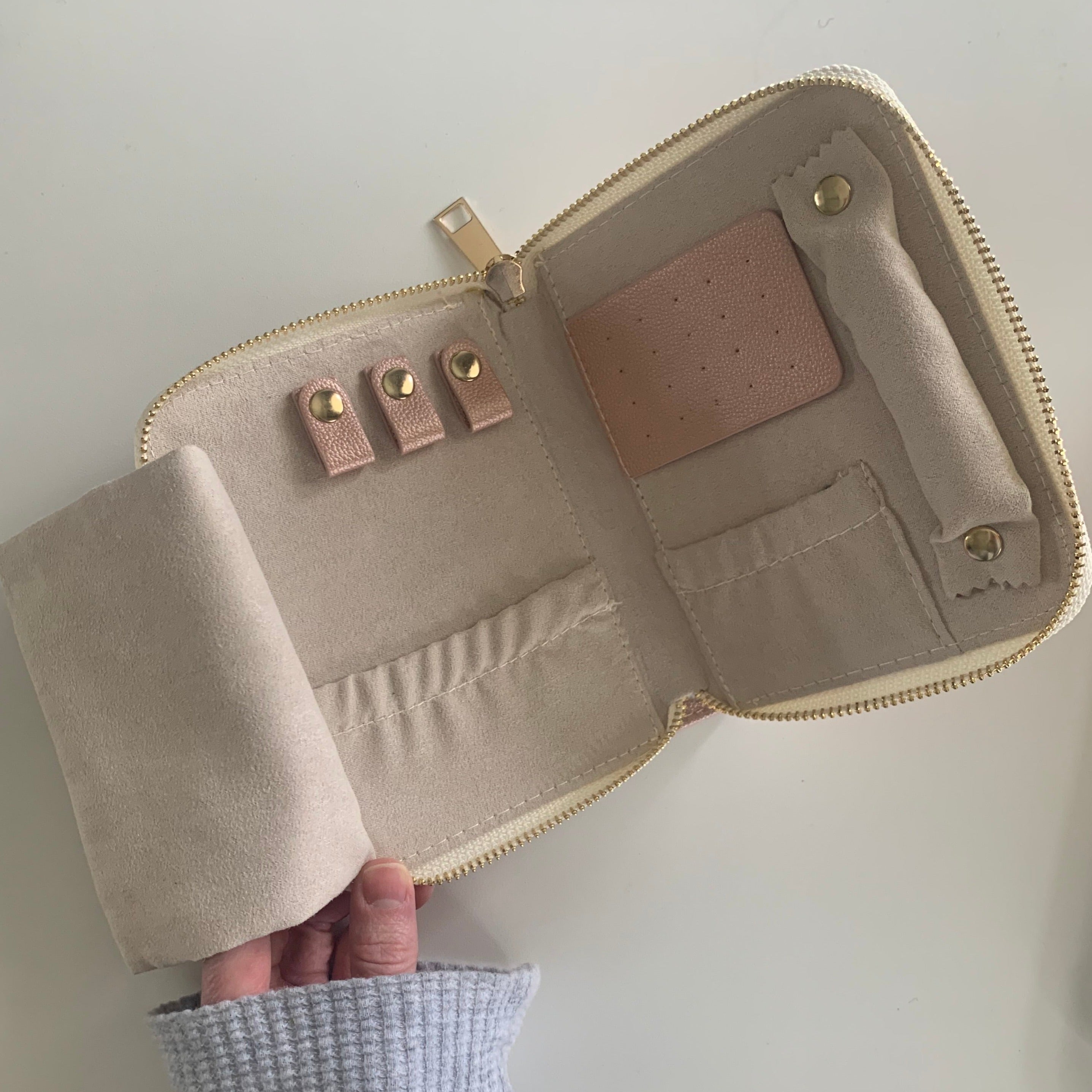 Blush Leatherette Jewelry Travel Case