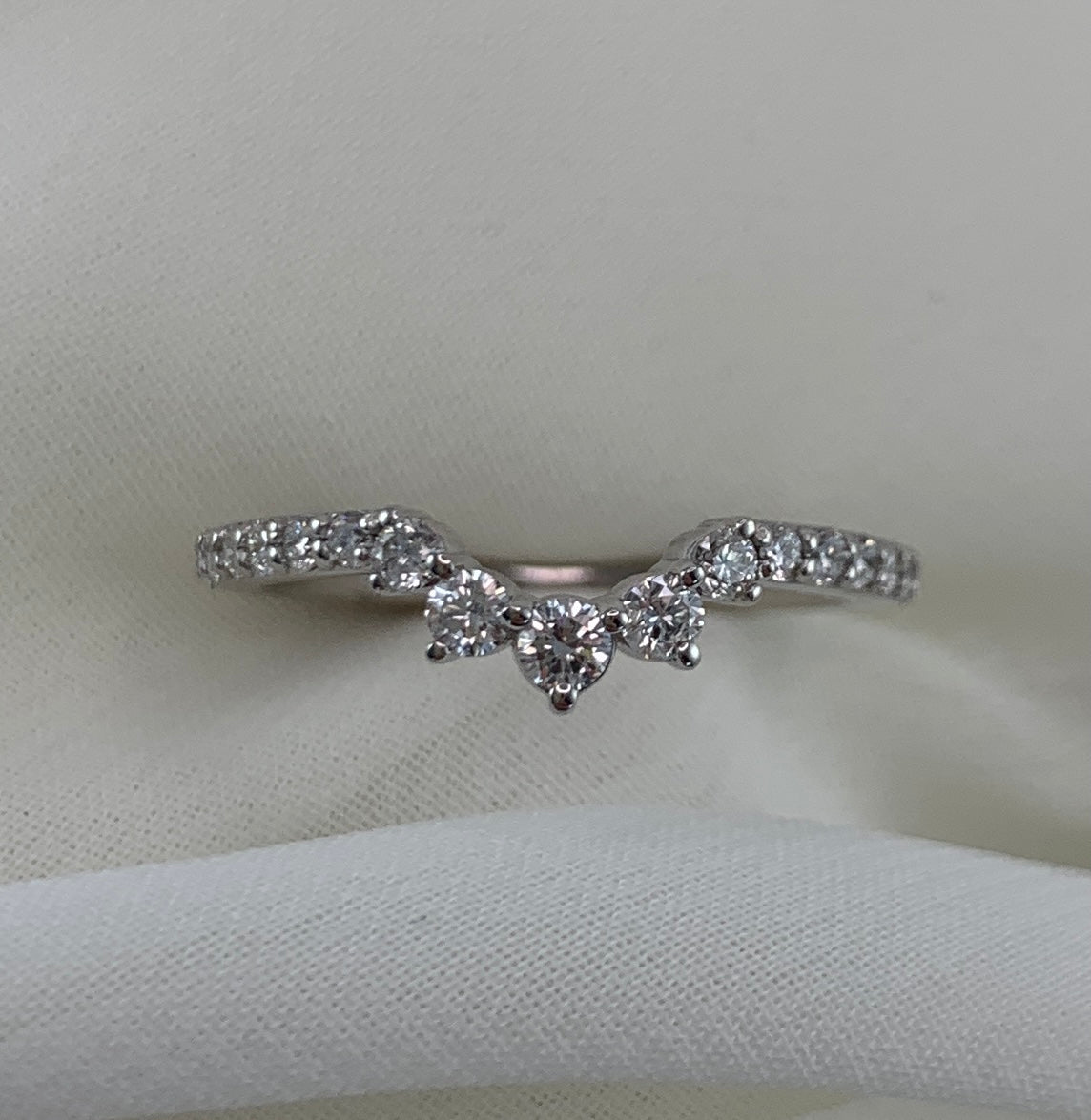 14k White Gold Lab Grown Diamond Contoured Band