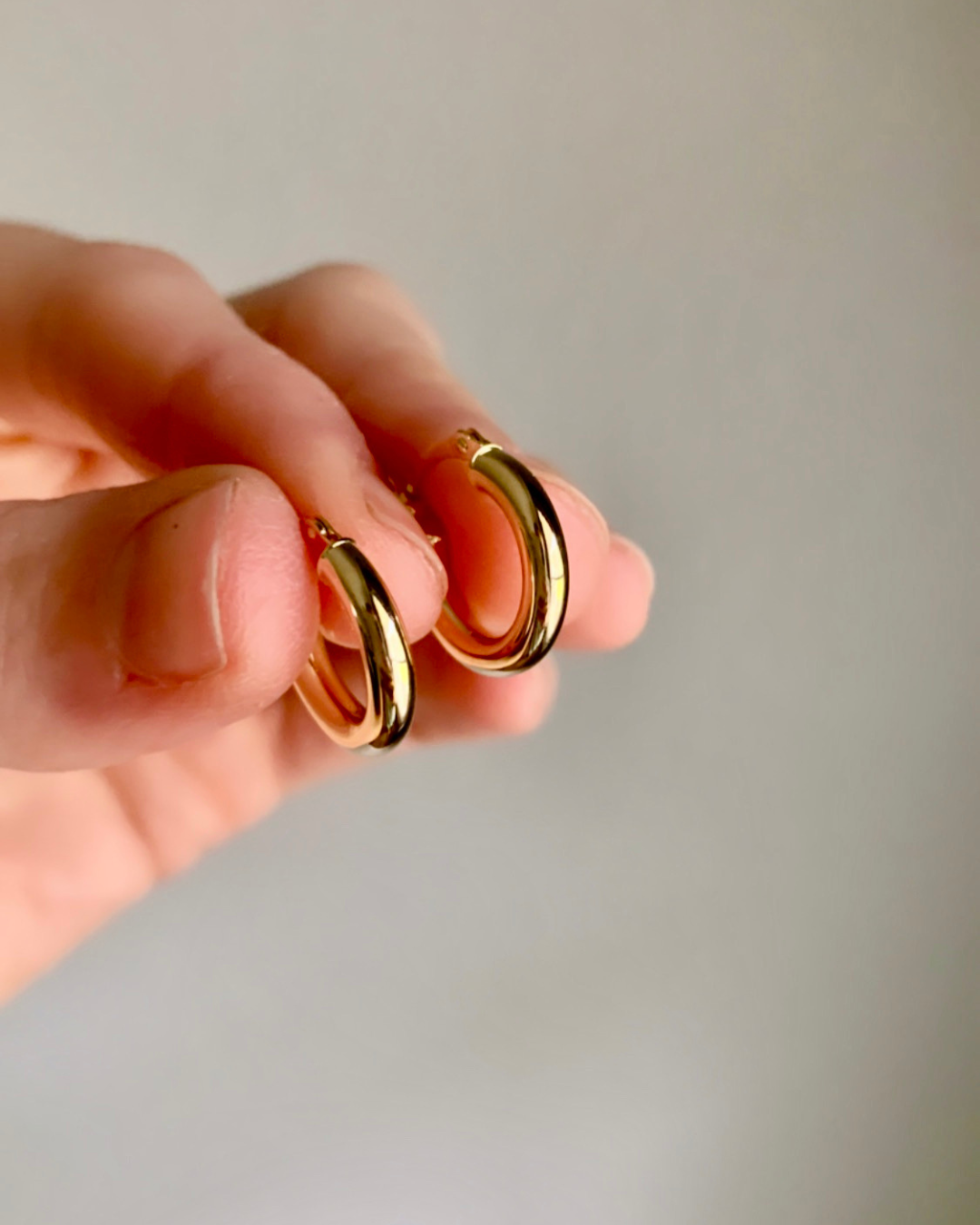 10k gold polished hoop earrings