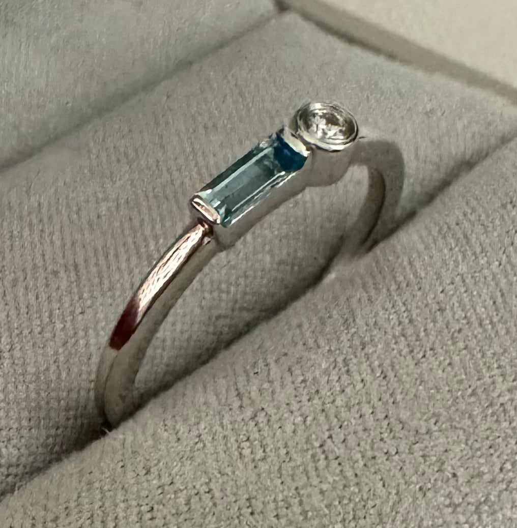 Custom 10k white gold blue topaz & diamond ring - size 7