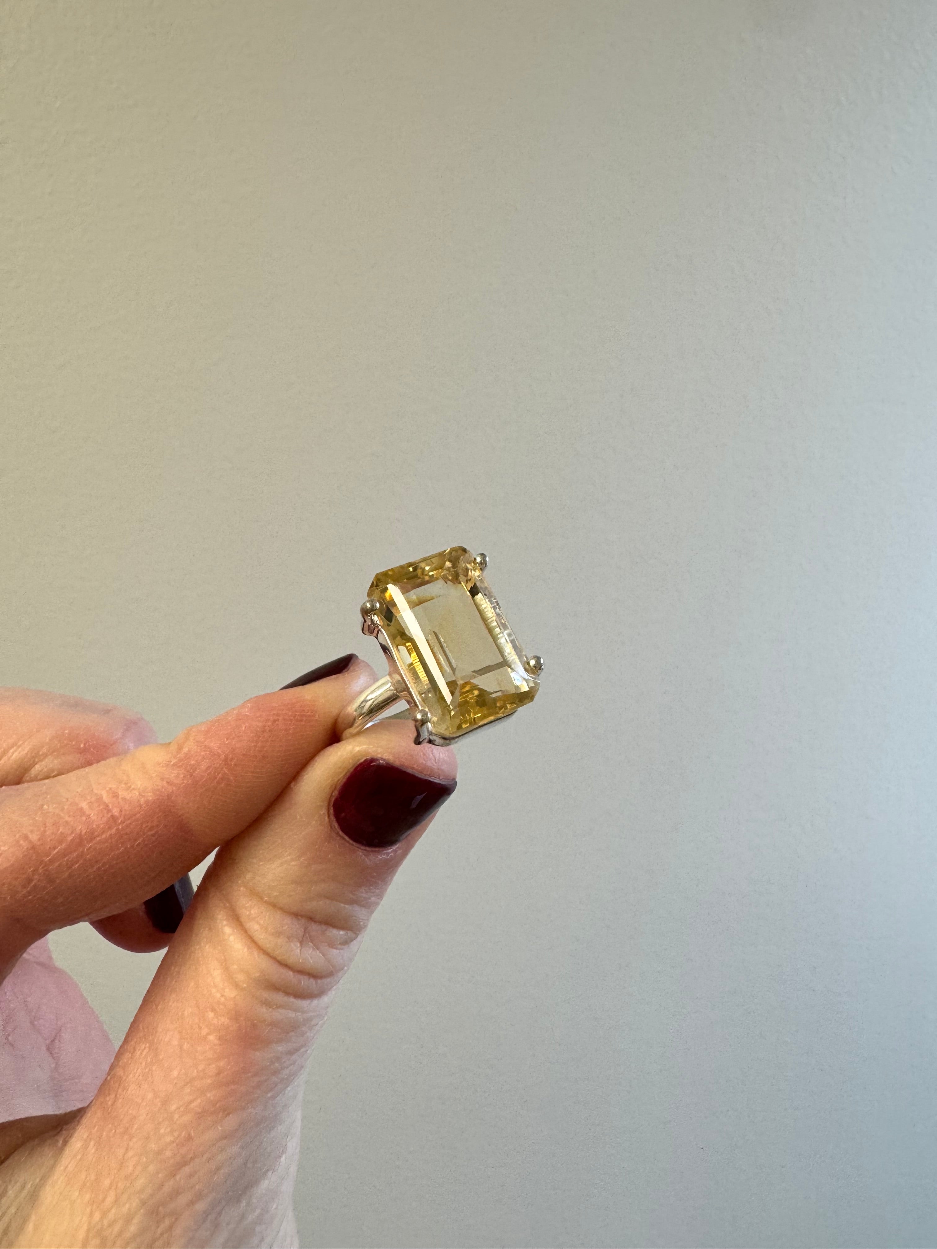 Size sterling silver yellow quartz ring down to 6.5.