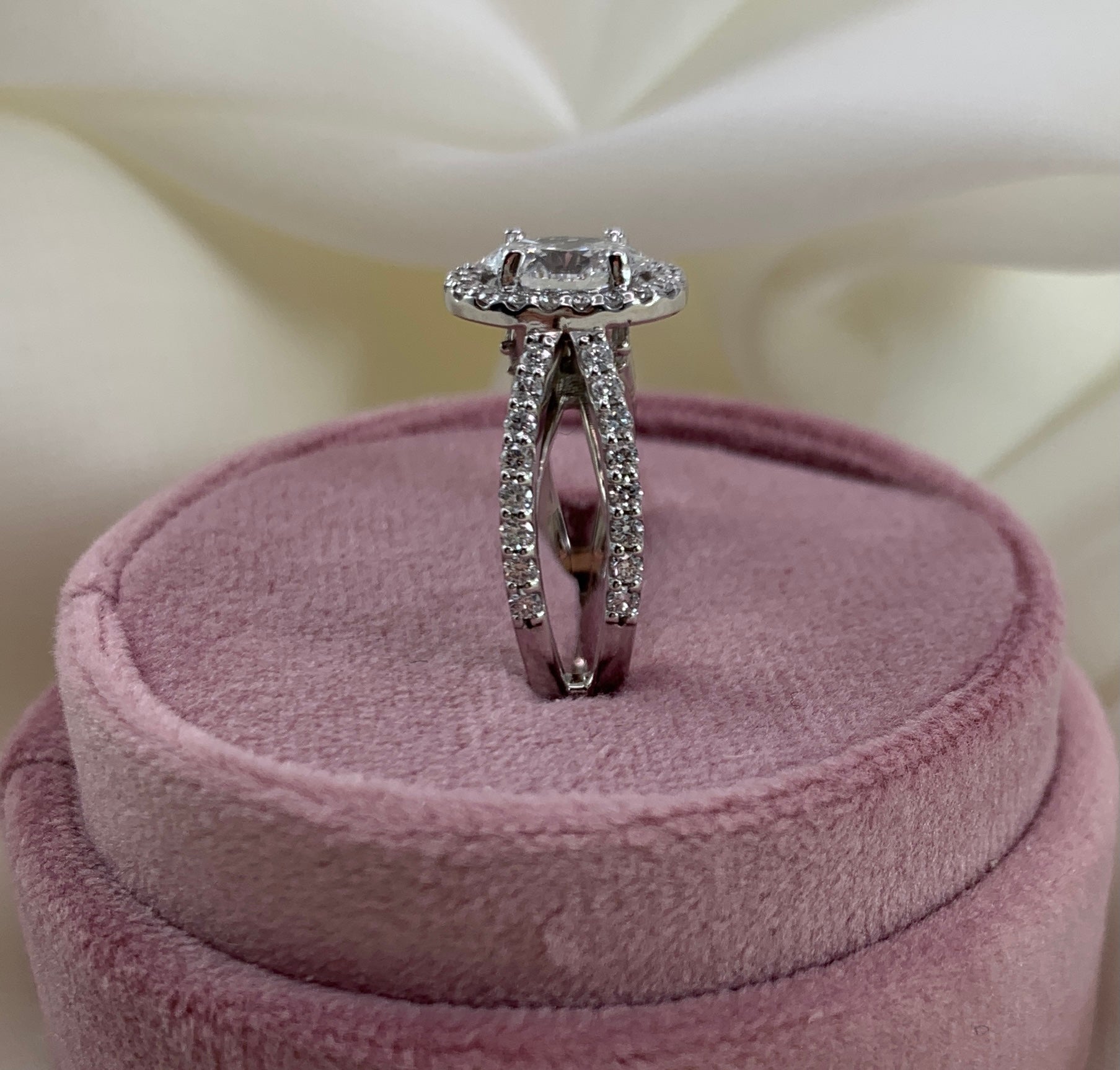 14k White Gold Oval Halo Diamond Engagement Ring with Split Shank